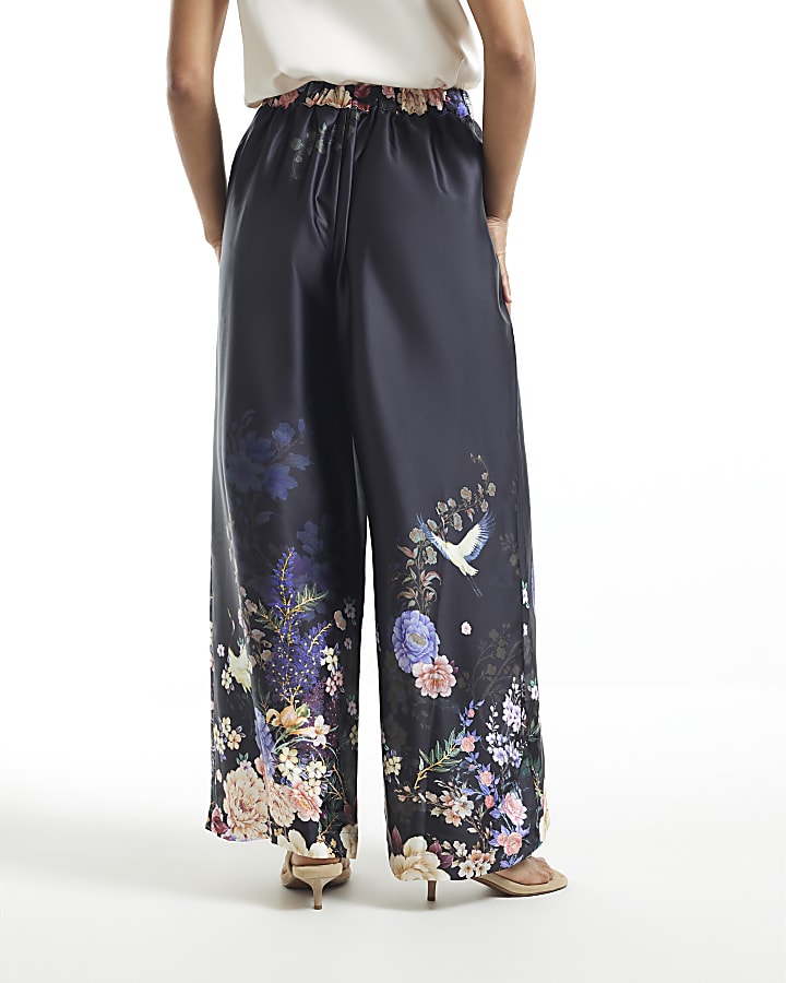 Petite Black Floral Print Wide Leg Trousers