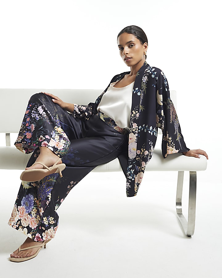 Petite Black Floral Print Wide Leg Trousers