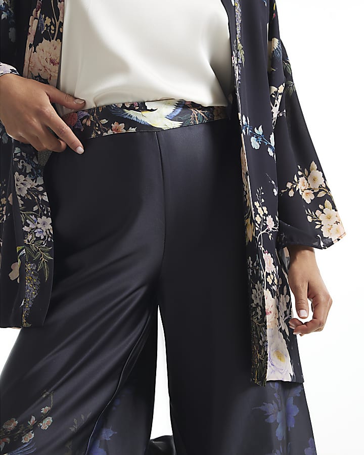 Petite Black Floral Print Wide Leg Trousers