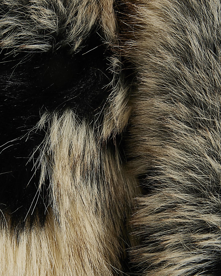 Beige Leopard Faux Fur Long Collar