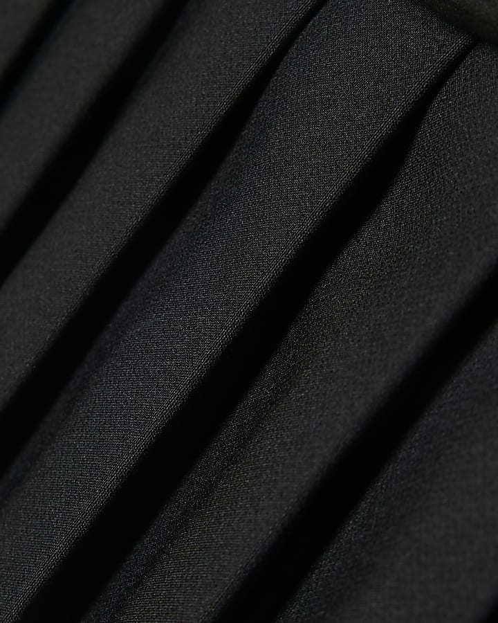 Black Pleated Hem Mini Shift Dress