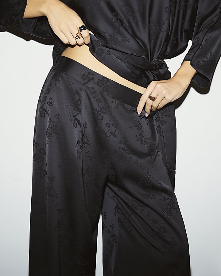 Black Floral Print Obi Belt Batwing Top