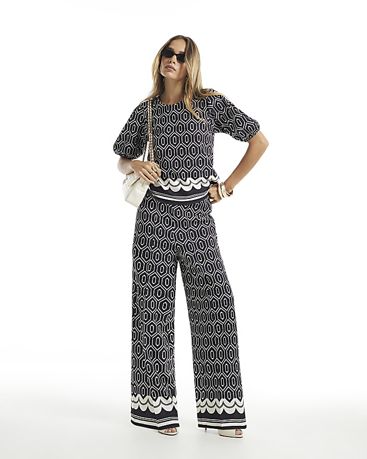 Black Geometric Print Puff Sleeve Top
