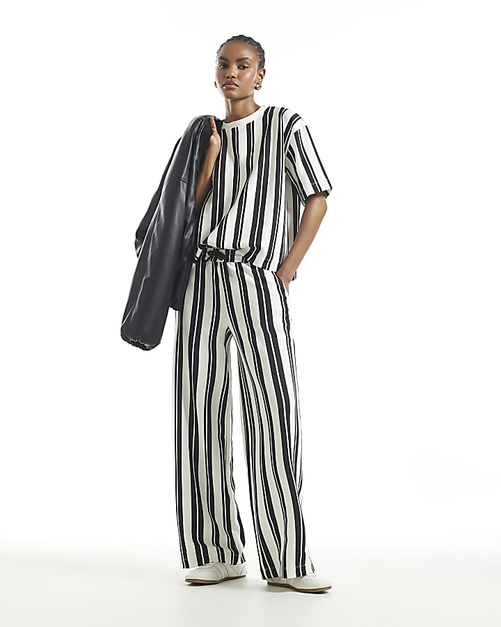 Black Premium Vertical Stripe Boxy T-Shirt