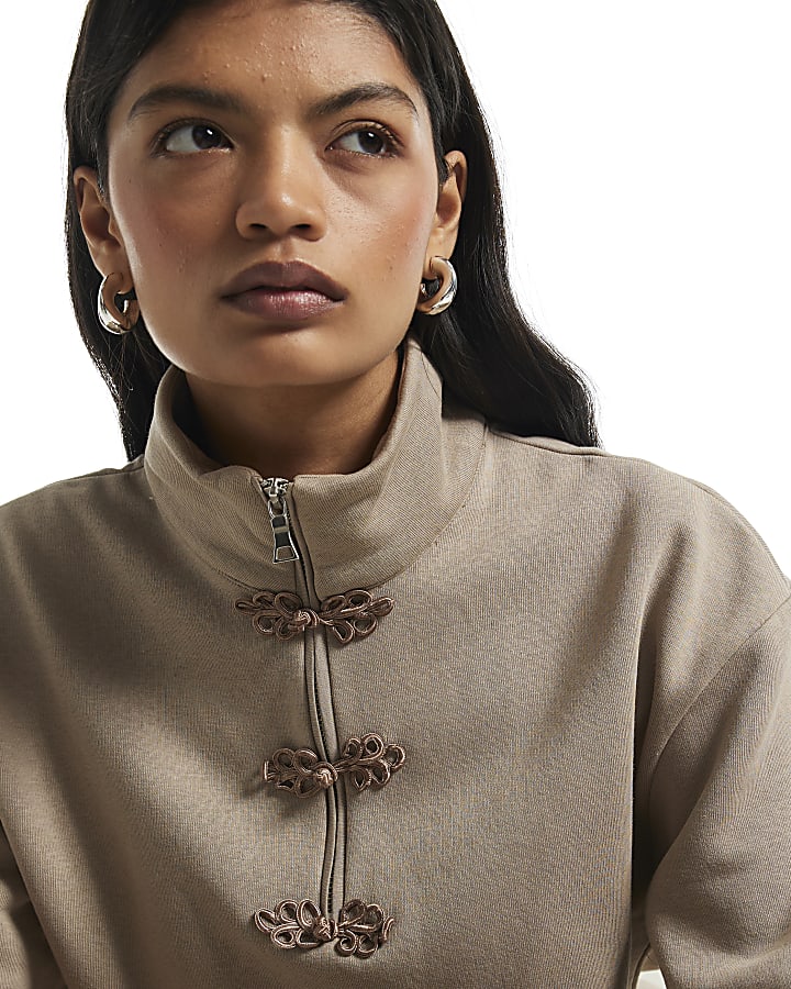 Beige Long Sleeve Frogging Zip Sweatshirt