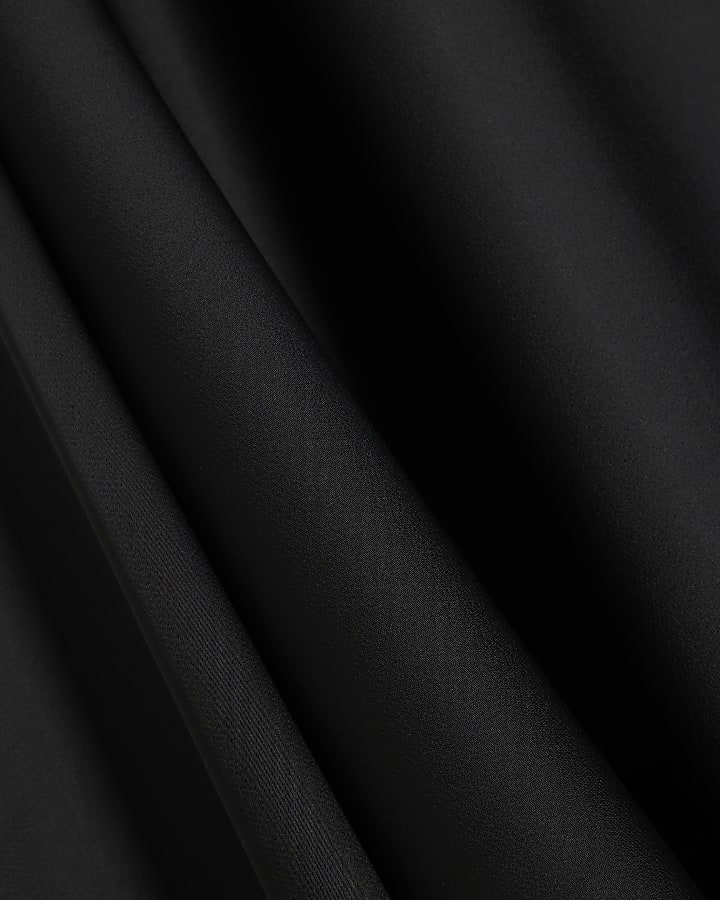 Black High Low Cape