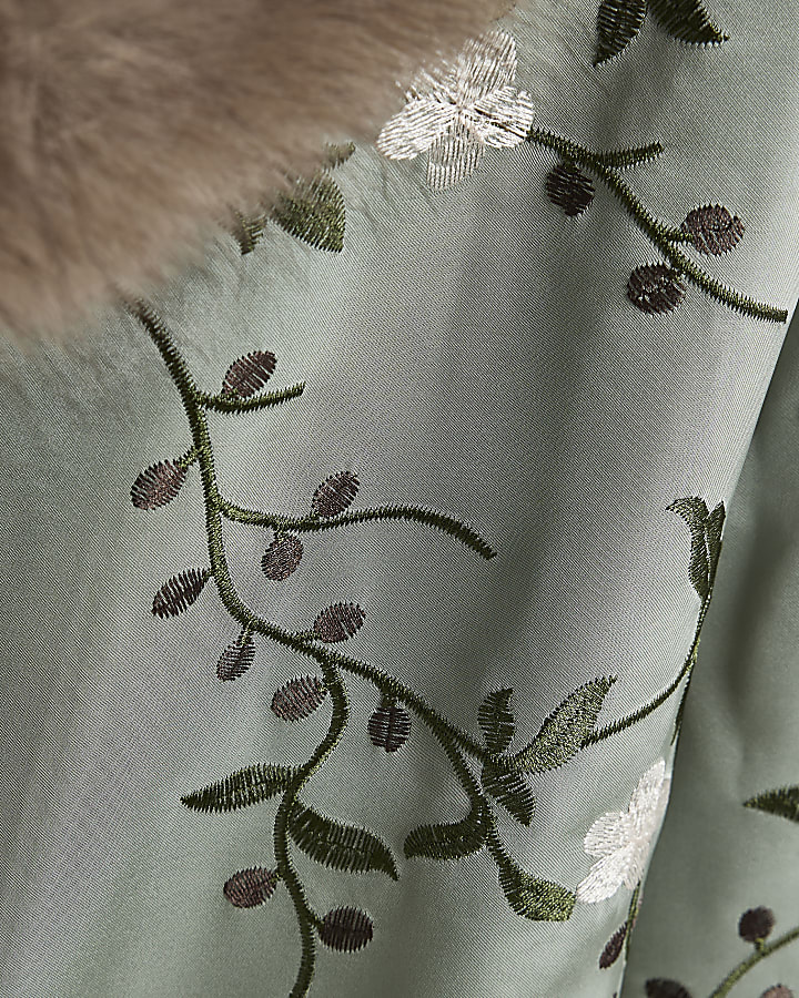 Green Embroidered Faux Fur Collar Kimono