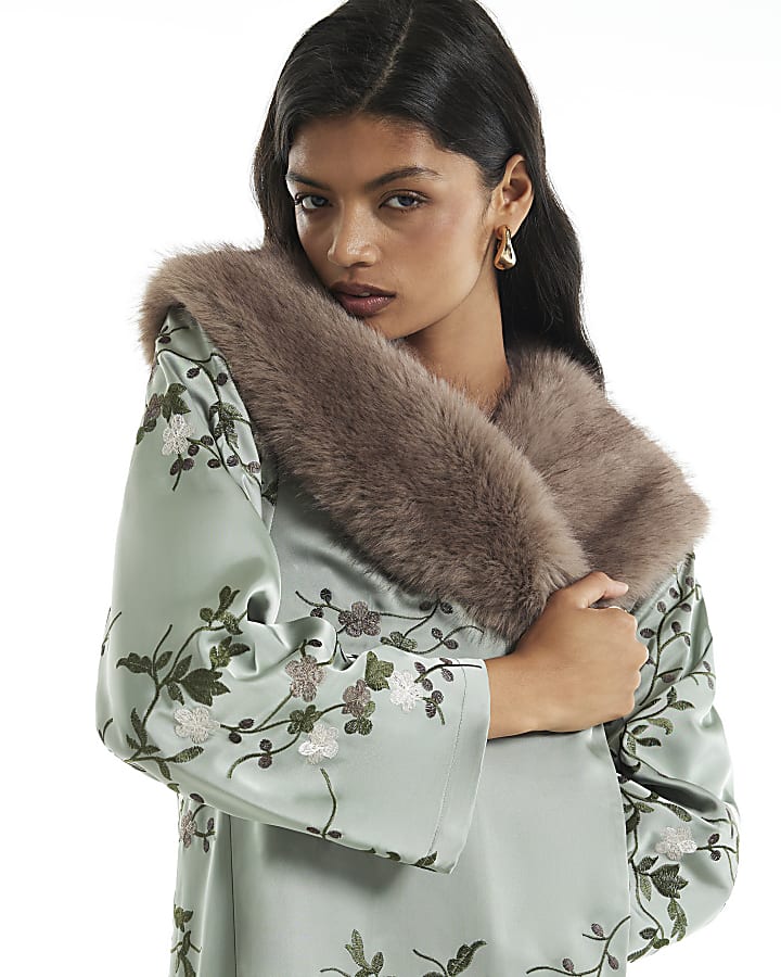 Green Embroidered Faux Fur Collar Kimono