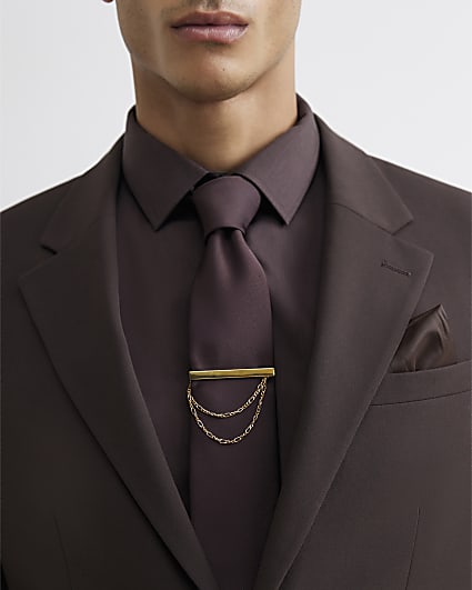 Brown Twill Tie And Gold Chain Pin Set
