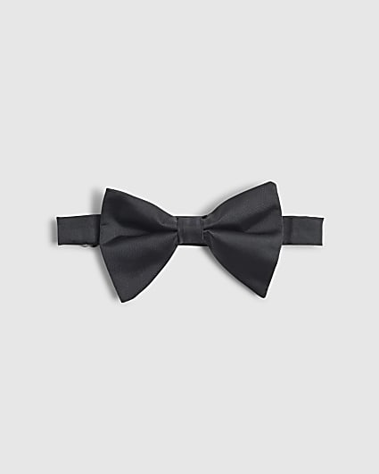 Black Oversized Bow Tie