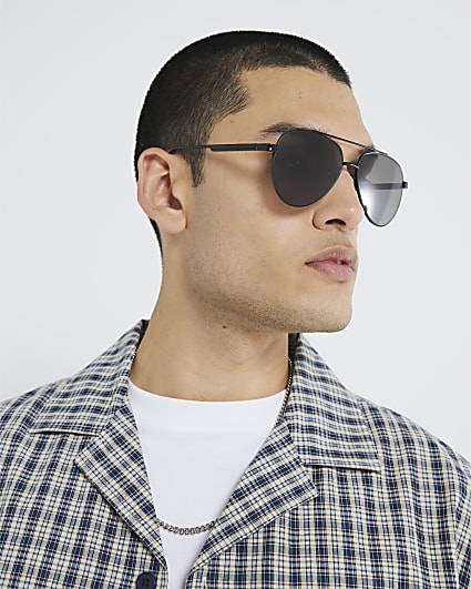 Black Metal Aviator Sunglasses