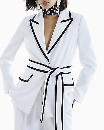 White Contrast Tipping Belted Blazer