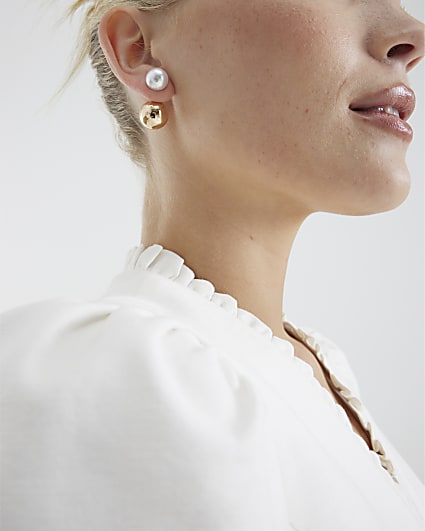 Gold Pearl Stud Earrings