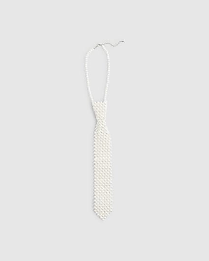 White faux pearl tie necklace