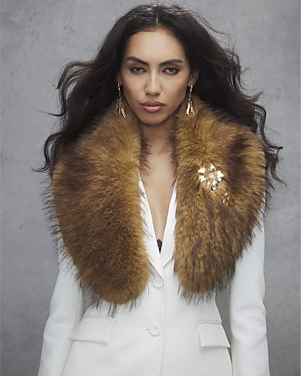 Brown Faux Fur Scarf With Broach detail