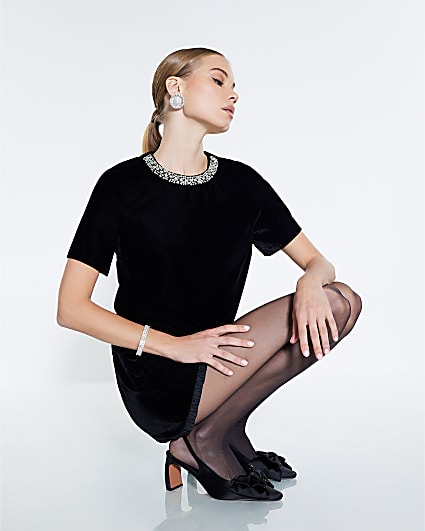 Black Velvet Embellished Collar T-shirt