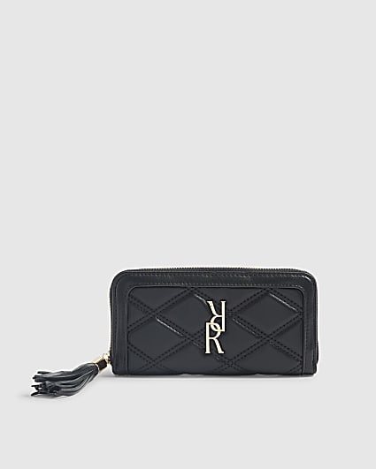Black RR Quilted Tassel Zip Around Purse