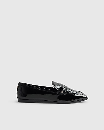 Black Scallop Edge Patent Loafers