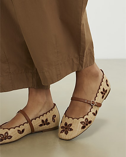 Cream Scallop Edge Broderie Flat Ballet Pumps