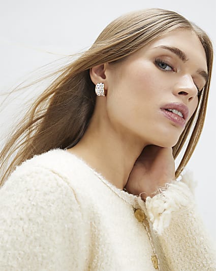 Gold Enamel Daisy Earrings