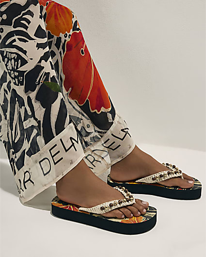 Cream Beaded Toe Thong Sandals