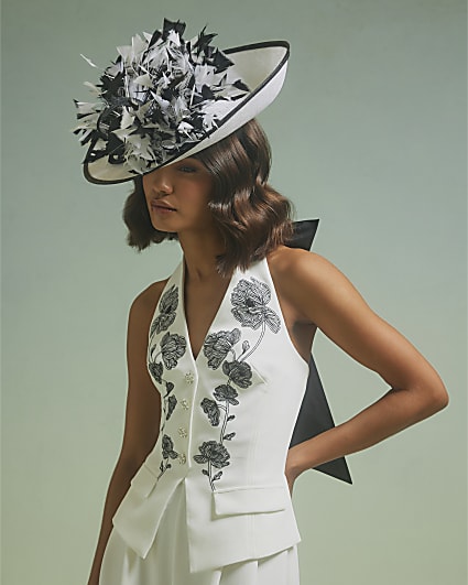 White Eliza Feather Mount Fascinator