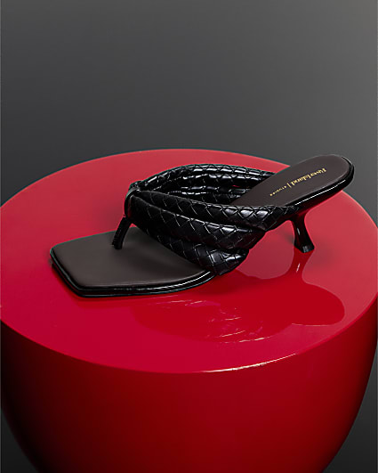 Black Toe Thong Woven Low Heel Sandals