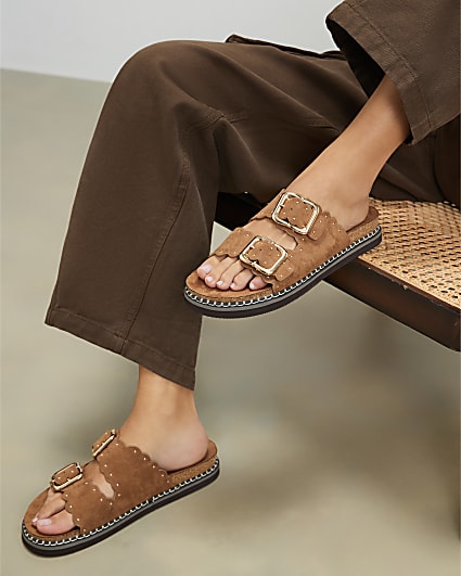 Brown Scallop Edge Footbed Sandals