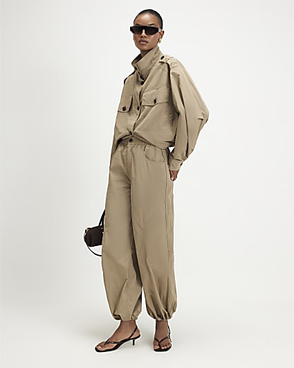 cream cigarette trousers Miss Selfridge Petite essentials Pants in cream-Black The pants are fastened by a hidden hook and side zipper Cape and Cloth Women High