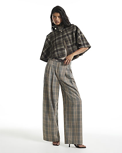 Brown Check Collared Short Cape