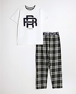 Boys Green T-Shirt And Check Pyjama Set