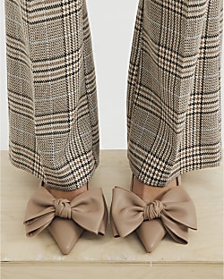 Beige Sling Back Bow Court Heels