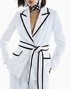 White Contrast Tipping Belted Blazer