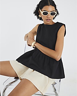 Black Sleeveless Pleated Top