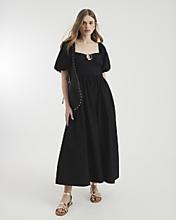 Black Short Sleeve Ring Detail Midi Dress
