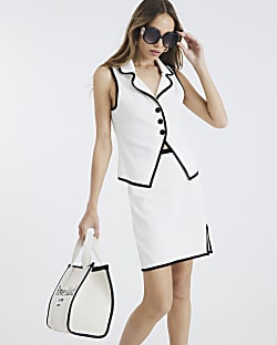 Cream Sleeveless Tipped Button Up Top
