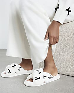 Cream Faux Fur Cross Strap Bow Slippers