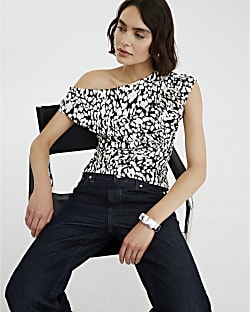 White Spot Print Short Sleeve Drape Top