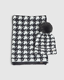 Black Dogtooth Print Hat and Scarf Set