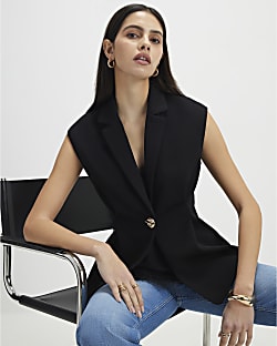 Black Sleeveless Cinched Waist Blazer
