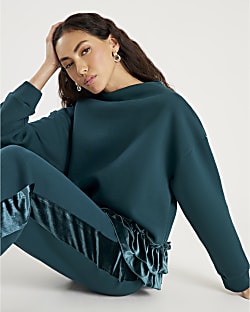 Green Long Sleeve Velvet Trim Sweatshirt