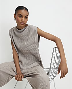 Grey Plisse Sleeveless Asymmetric Hem Top