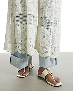 Cream Toe Thong Hardware Sandals
