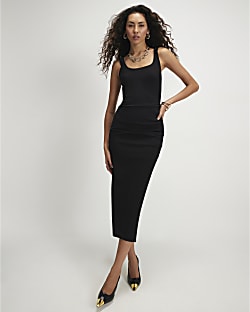 Black Scoop Neck Midi Dress