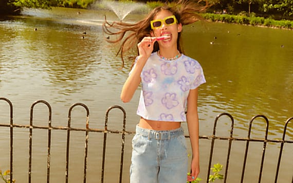 Five easy outfits with their favourite jeans