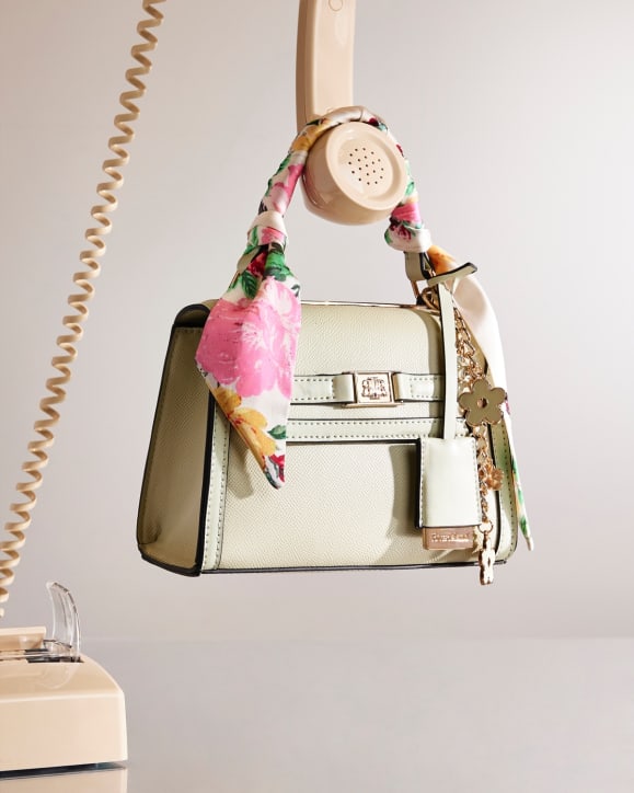 River Island Imagery