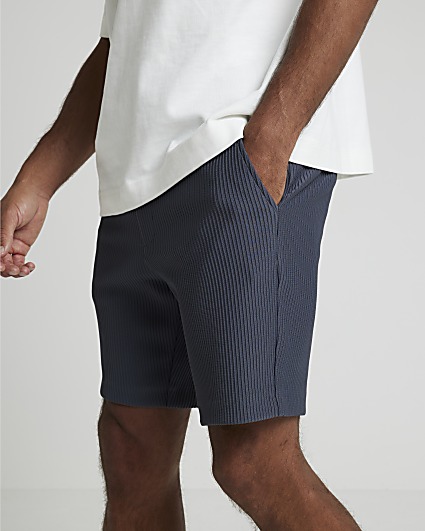 Blue slim fit plisse shorts