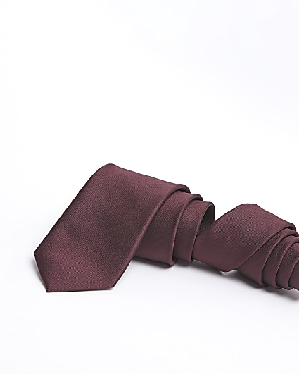 Red herringbone tie
