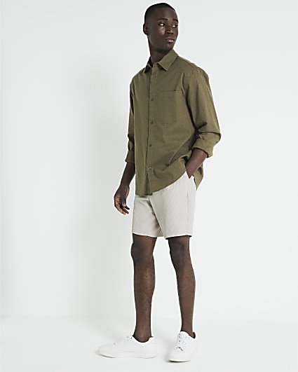 Beige slim fit plisse shorts