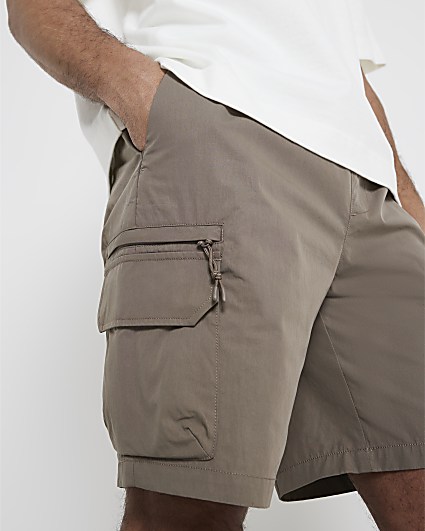 Brown regular fit cargo shorts